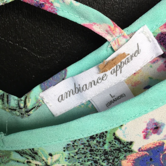 Women’s Flower Top size Large - Picture 2 of 3